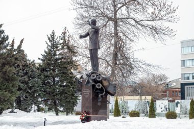 Askeri kondüktör Valery Khalilov 'un anıtı. Tambov. Rusya Mart 2021 