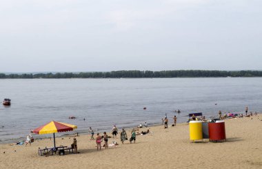 Samara 'daki Volzhsky plajı. Rusya Ağustos 2021 