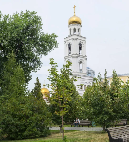 Plaza Lleva Nombre Pushkin Campanario Del Monasterio Iversky Samara Rusia —  Fotos de Stock