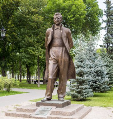 Besteci Dmitry Shostakovich 'in anıtı. Samara şehri. Rusya Ağustos 2021 