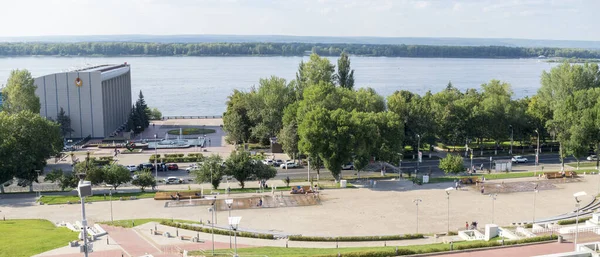 Ποταμός Βόλγα Και Κέντρο Κολύμβησης Τσσκα Στη Σαμάρα Ρωσία Αύγουστος — Φωτογραφία Αρχείου