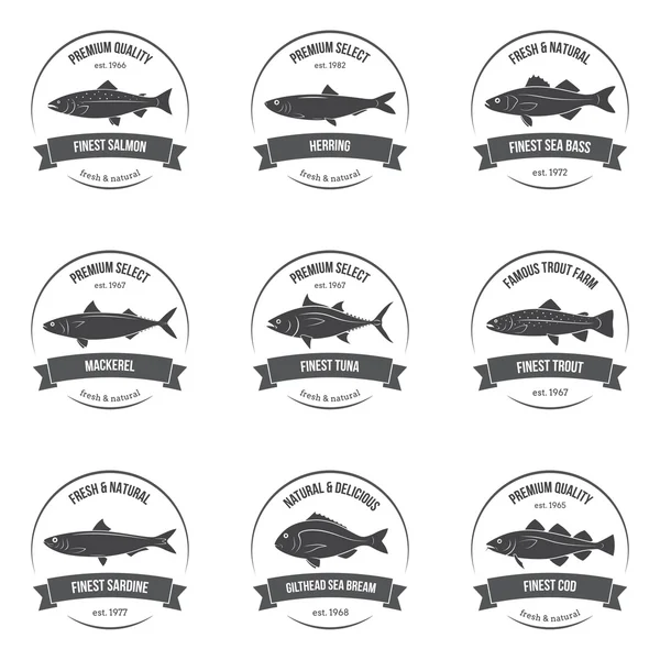 Vector vis silhouetten, labels, emblemen. Zalm, haring, zeebaars, makreel, tonijn, forel, sardines, zeebrasem, kabeljauw. Set sjablonen voor winkels, markten, voedselverpakking. — Stockvector