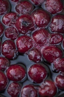 Kişniş ve badem ile kiraz reçeli