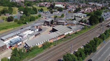 İngiltere 'nin Luton şehrinin Yüksek Angle Ev ve Residential ilçesi. İHA 'nın 20 Nisan 2025' te Orta Yükseklikten kısmen güneşli bir sabahta Hava Görüntüsü alındı.