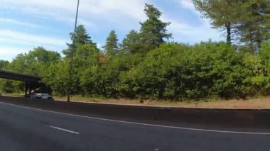 İngiltere 'nin tarihi hamamından Newport City Galler' e kadar düşük açılı araba monte edilmiş kamera görüntüleri. Görüntüler 13 Temmuz 2025 'te çekildi. İngiltere 'yi gezip Galler' e ve İngiltere 'nin kırsal bölgelerinden geçeceğiz.