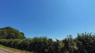 İngiltere 'nin tarihi hamamından Newport City Galler' e kadar düşük açılı araba monte edilmiş kamera görüntüleri. Görüntüler 13 Temmuz 2025 'te çekildi. İngiltere 'yi gezip Galler' e ve İngiltere 'nin kırsal bölgelerinden geçeceğiz.