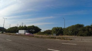 İngiltere 'nin tarihi hamamından Newport City Galler' e kadar düşük açılı araba monte edilmiş kamera görüntüleri. Görüntüler 13 Temmuz 2025 'te çekildi. İngiltere 'yi gezip Galler' e ve İngiltere 'nin kırsal bölgelerinden geçeceğiz.