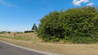 İngiltere 'nin tarihi hamamından Newport City Galler' e kadar düşük açılı araba monte edilmiş kamera görüntüleri. Görüntüler 13 Temmuz 2025 'te çekildi. İngiltere 'yi gezip Galler' e ve İngiltere 'nin kırsal bölgelerinden geçeceğiz.