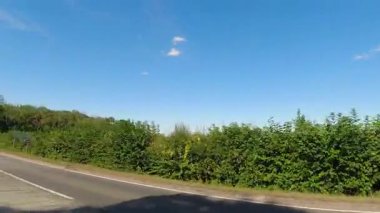 İngiltere 'nin tarihi hamamından Newport City Galler' e kadar düşük açılı araba monte edilmiş kamera görüntüleri. Görüntüler 13 Temmuz 2025 'te çekildi. İngiltere 'yi gezip Galler' e ve İngiltere 'nin kırsal bölgelerinden geçeceğiz.