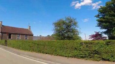 İngiltere 'nin tarihi hamamından Newport City Galler' e kadar düşük açılı araba monte edilmiş kamera görüntüleri. Görüntüler 13 Temmuz 2025 'te çekildi. İngiltere 'yi gezip Galler' e ve İngiltere 'nin kırsal bölgelerinden geçeceğiz.