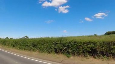 İngiltere 'nin tarihi hamamından Newport City Galler' e kadar düşük açılı araba monte edilmiş kamera görüntüleri. Görüntüler 13 Temmuz 2025 'te çekildi. İngiltere 'yi gezip Galler' e ve İngiltere 'nin kırsal bölgelerinden geçeceğiz.