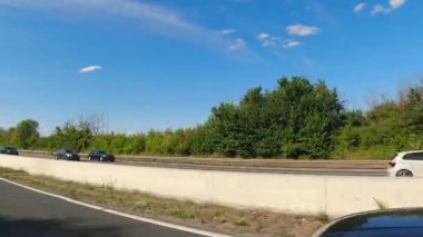 İngiltere 'nin tarihi hamamından Newport City Galler' e kadar düşük açılı araba monte edilmiş kamera görüntüleri. Görüntüler 13 Temmuz 2025 'te çekildi. İngiltere 'yi gezip Galler' e ve İngiltere 'nin kırsal bölgelerinden geçeceğiz.