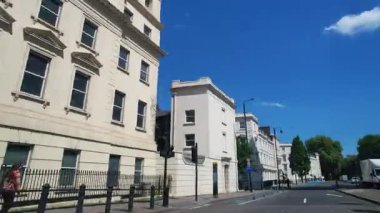 Westminster Tower Köprüsü ve Londra Gözü yakınlarındaki Tarihi Binalar, Big Ben Nehir Kenti Thames 'te İngiltere' nin başkenti Central London 'da gerçekleşen 