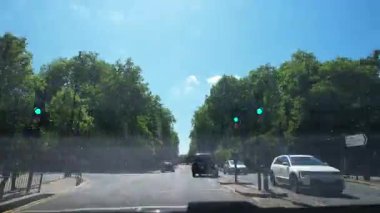 Westminster Tower Köprüsü ve Londra Gözü yakınlarındaki Tarihi Binalar, Big Ben Nehir Kenti Thames 'te İngiltere' nin başkenti Central London 'da gerçekleşen 