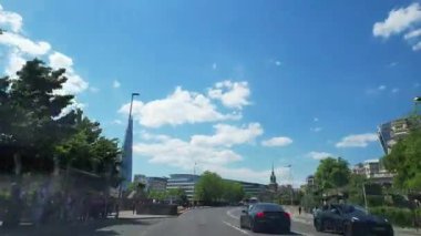 Westminster Tower Köprüsü ve Londra Gözü yakınlarındaki Tarihi Binalar, Big Ben Nehir Kenti Thames 'te İngiltere' nin başkenti Central London 'da gerçekleşen 