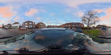 Luton City Streets Tour on Car during Cold Sunny Evening ve during Sunset during 3 Ocak 2026. Low ve Ultra Geniş Açı 360 Panoramik Araba İngiliz İnşaat ve Yollarının 360 Kamera Görüntüsü Luton City Street View of England