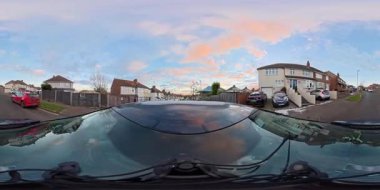 Luton City Streets Tour on Car during Cold Sunny Evening ve during Sunset during 3 Ocak 2026. Low ve Ultra Geniş Açı 360 Panoramik Araba İngiliz İnşaat ve Yollarının 360 Kamera Görüntüsü Luton City Street View of England