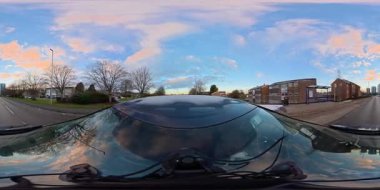 Luton City Streets Tour on Car during Cold Sunny Evening ve during Sunset during 3 Ocak 2026. Low ve Ultra Geniş Açı 360 Panoramik Araba İngiliz İnşaat ve Yollarının 360 Kamera Görüntüsü Luton City Street View of England