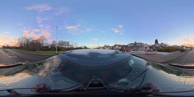 Luton City Streets Tour on Car during Cold Sunny Evening ve during Sunset during 3 Ocak 2026. Low ve Ultra Geniş Açı 360 Panoramik Araba İngiliz İnşaat ve Yollarının 360 Kamera Görüntüsü Luton City Street View of England