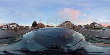 Luton City Streets Tour on Car during Cold Sunny Evening ve during Sunset during 3 Ocak 2026. Low ve Ultra Geniş Açı 360 Panoramik Araba İngiliz İnşaat ve Yollarının 360 Kamera Görüntüsü Luton City Street View of England