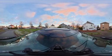 Luton City Streets Tour on Car during Cold Sunny Evening ve during Sunset during 3 Ocak 2026. Low ve Ultra Geniş Açı 360 Panoramik Araba İngiliz İnşaat ve Yollarının 360 Kamera Görüntüsü Luton City Street View of England