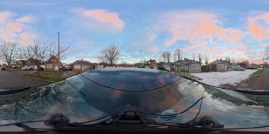 Luton City Streets Tour on Car during Cold Sunny Evening ve during Sunset during 3 Ocak 2026. Low ve Ultra Geniş Açı 360 Panoramik Araba İngiliz İnşaat ve Yollarının 360 Kamera Görüntüsü Luton City Street View of England