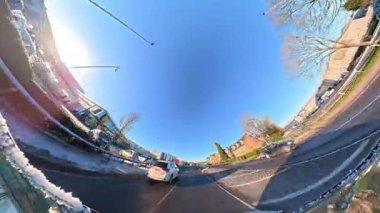 Luton City Streets Tour on Car during Cold Sunny Afternoon, Evening and during Sunset on 5 Ocak 2026. Düşük ve Ultra Geniş Açı Panoramik Araba İngiliz Şehir Trafikli İngiliz İnşaat ve Yollarının 360 Kamera Görüntüsüne Bağlandı