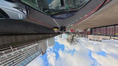 Eşsiz ve Ultra Geniş Panoramik Style Görüntüleri Londra Merkez Şehri 20 Ocak 2026 'da Şehir Aracıyla Sokaklar Arasında Araba Sürerken