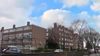 Eşsiz ve Ultra Geniş Panoramik Style Görüntüleri Londra Merkez Şehri 20 Ocak 2026 'da Şehir Aracıyla Sokaklar Arasında Araba Sürerken