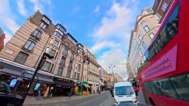 Eşsiz ve Ultra Geniş Panoramik Style Görüntüleri Londra Merkez Şehri 20 Ocak 2026 'da Şehir Aracıyla Sokaklar Arasında Araba Sürerken