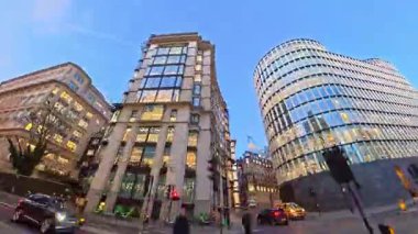 Eşsiz ve Ultra Geniş Panoramik Style Görüntüleri Londra Merkez Şehri 20 Ocak 2026 'da Şehir Aracıyla Sokaklar Arasında Araba Sürerken