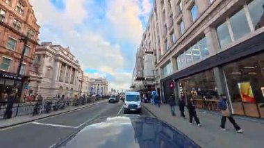 Eşsiz ve Ultra Geniş Panoramik Style Görüntüleri Londra Merkez Şehri 20 Ocak 2026 'da Şehir Aracıyla Sokaklar Arasında Araba Sürerken
