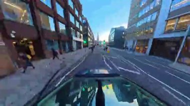 Eşsiz ve Ultra Geniş Panoramik Style Görüntüleri Londra Merkez Şehri 20 Ocak 2026 'da Şehir Aracıyla Sokaklar Arasında Araba Sürerken