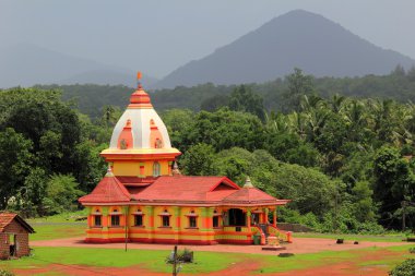 Hindu tapınağı içinde kulem, Goa, Hindistan