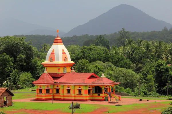 Hindoeïstische tempel In kulem, Goa, India — Stockfoto