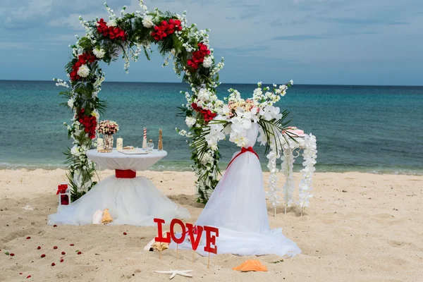 Прикраси для весілля на океані — стокове фото