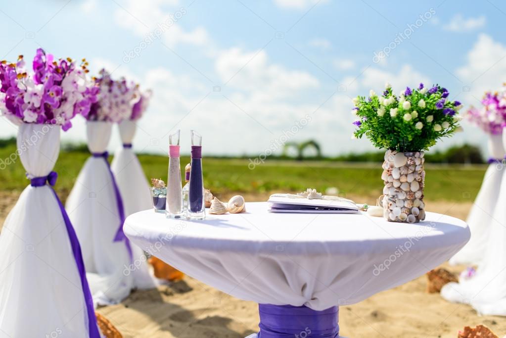 Decorations for weddings on the ocean