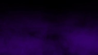 Pürüzsüz sis ve buhar hareketiyle mor sisli ortam. Kusursuz döngü animasyonu, sahne tasarımı için ideal, fantezi görseller, Cadılar Bayramı efektleri, gevşeme videoları, soyut sinematik örtüler.