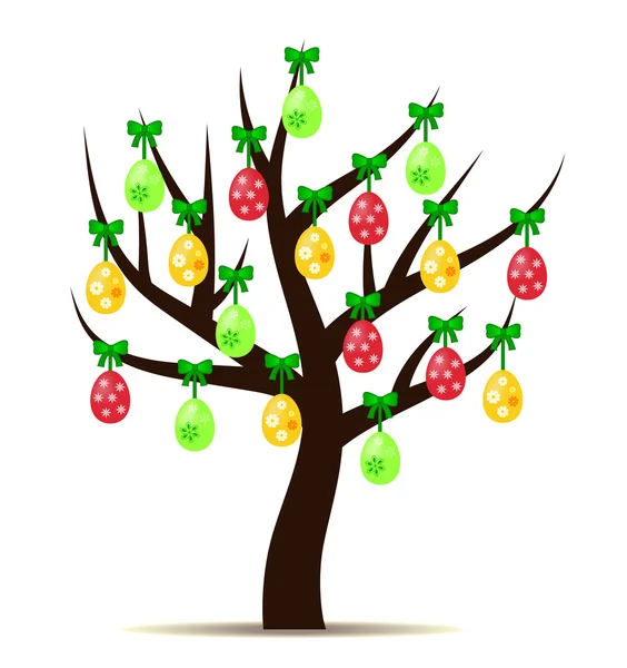 Paskalya yumurta (sarı, kırmızı ve yeşil) asılı beyaz arka plan üzerinde izole ağaç üzerinde dekore edilmiş