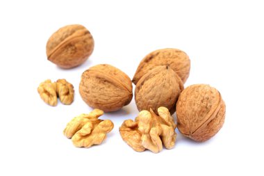 Bir kabuk ile taze ceviz