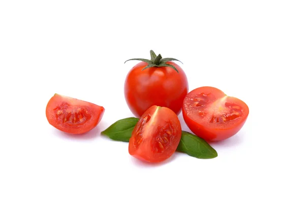 Tomate fresco con albahaca — Foto de Stock