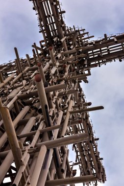 Dağdan Ermenistan 'a demir haç. Asırlık Ermeni Hristiyanlığına Adanmış.