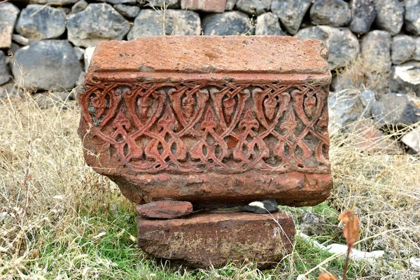 Antiguo Tallado Decorativo Piedra Toba Armenia Ubicado Monasterio Hovhannavank Armenia —  Fotos de Stock