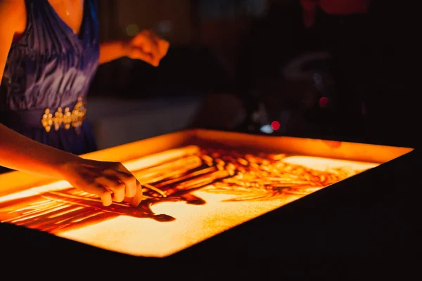 Kum animasyon. Eller kızlar çizmek 