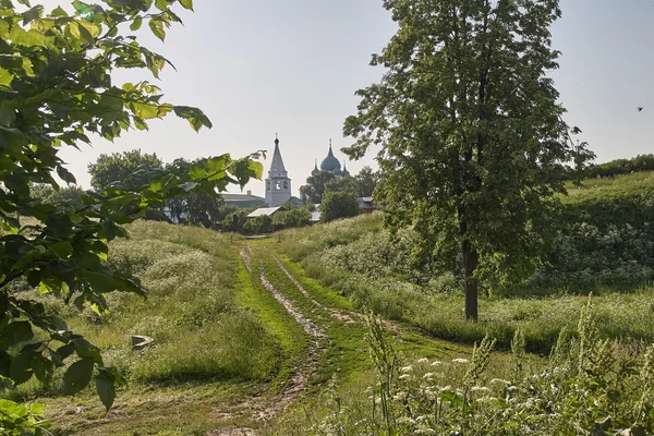 Vistas antigua ciudad rusa de Suzdal incluido en el anillo de oro de Rusia —  Fotos de Stock