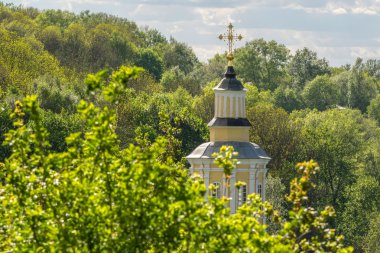 birinin en eski Rus şehir Smolensk kez izlendi. Bahar 2015. Rusya, Smolensk.