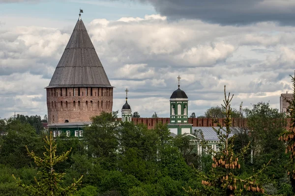 Uitzicht op een van de oudste Russische stad Smolensk. Voorjaar 2015. Smolensk, Rusland. — Stockfoto