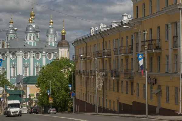 Utsikt över en av de äldsta ryska staden Smolensk. belysande Foto — Stockfoto