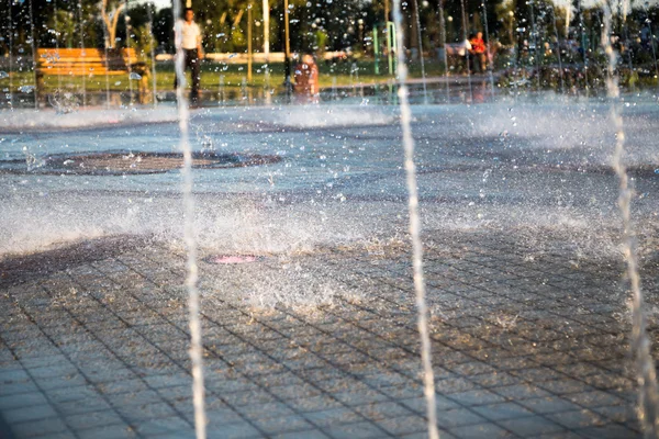 Hermosa fuente en Park, Ciudad Vieja de Bujará, Uzbekistán —  Fotos de Stock