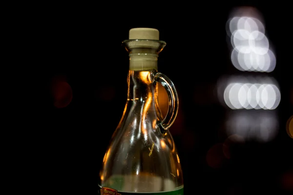 瓶の中のオリーブオイル — ストック写真